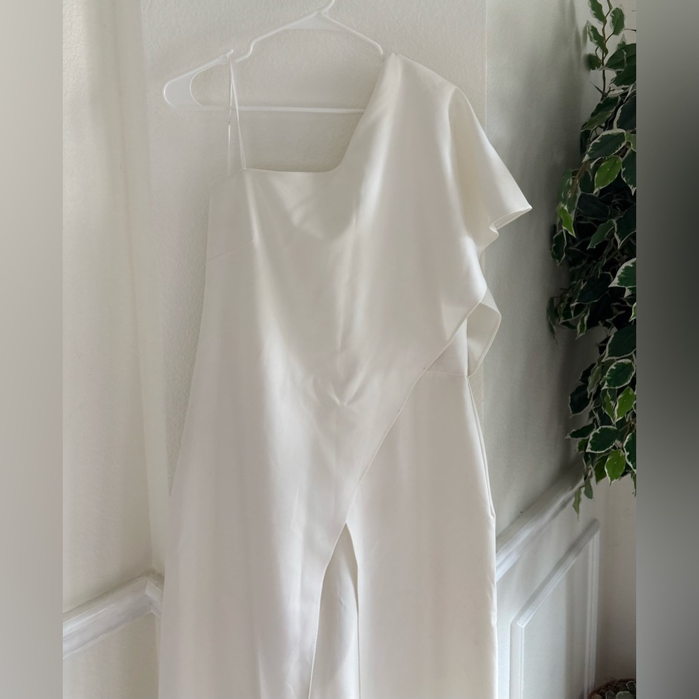 Betsey & Adam Elegant Off White One-Shoulder Jumpsuit - Picture 3 of 8